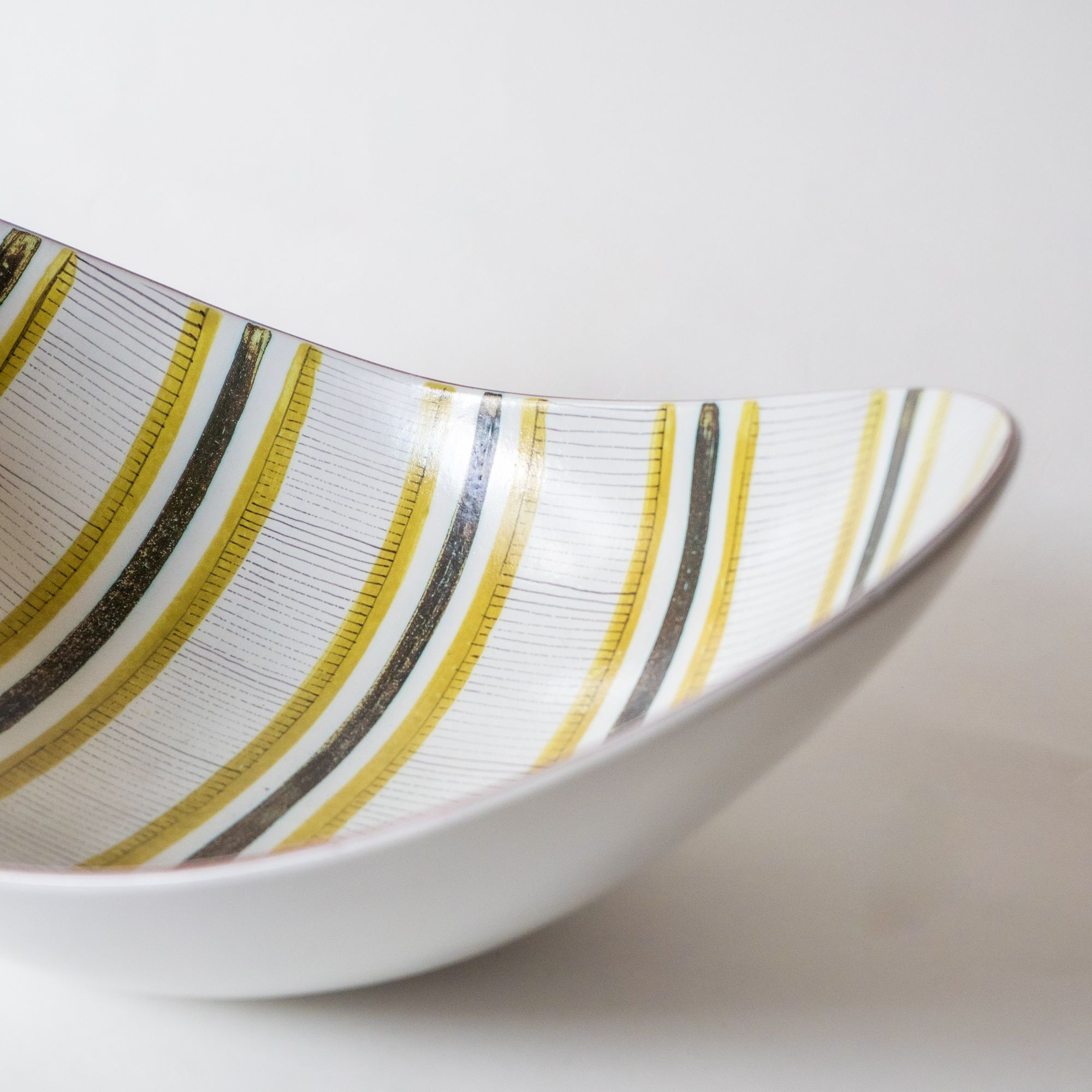 Faience Bowl - minä perhonen