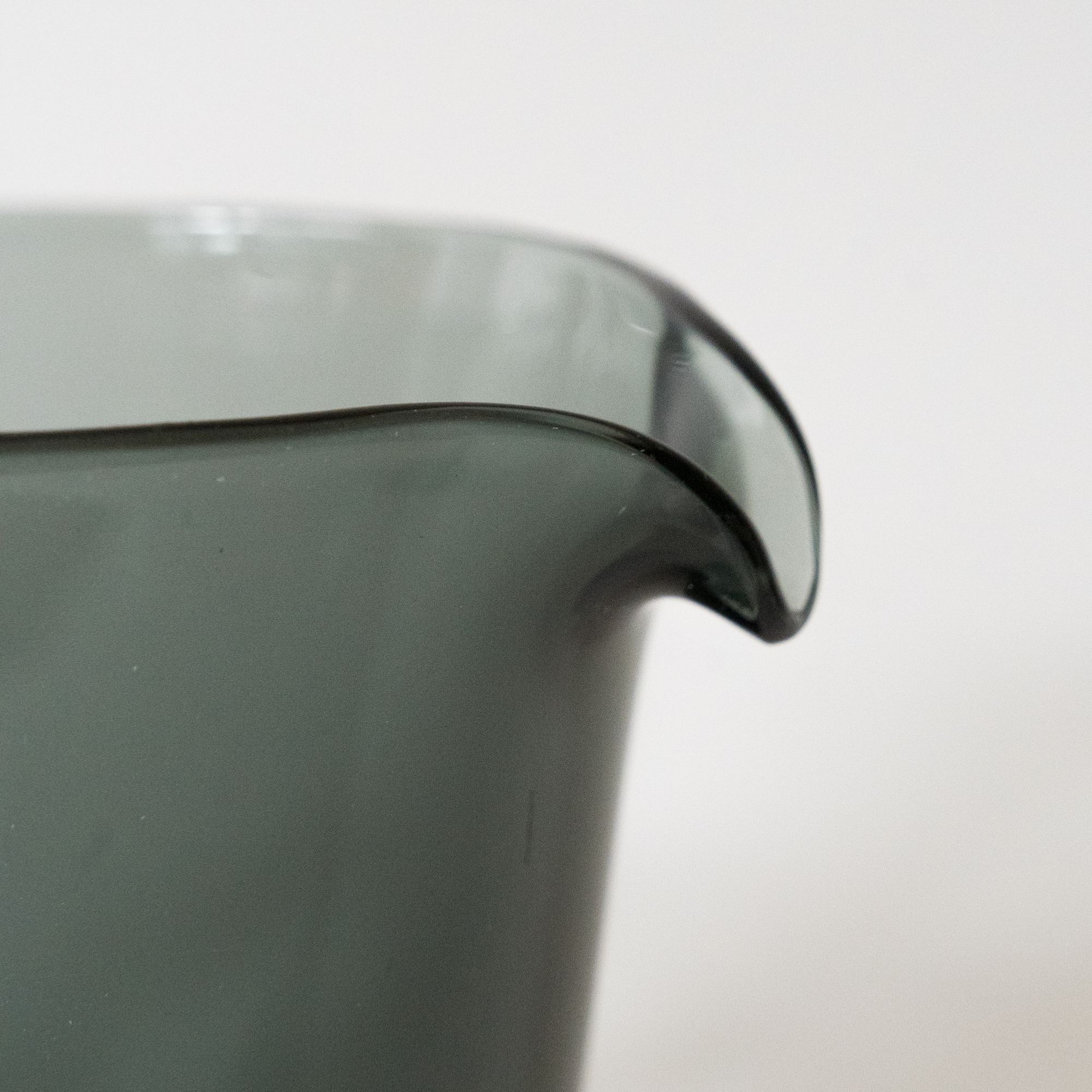 5601 Pitcher - minä perhonen
