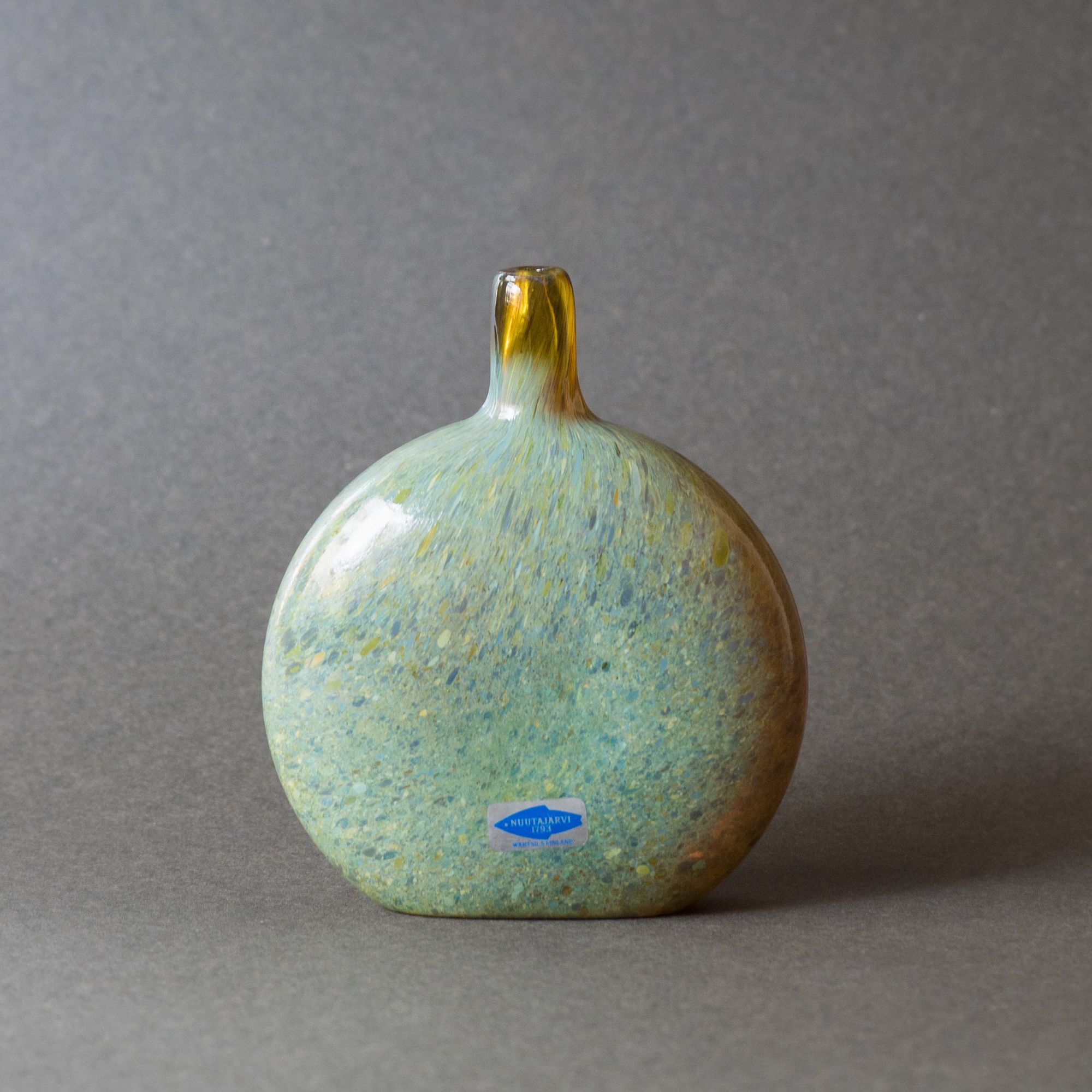 Mansikkapaikka Bottle - minä perhonen