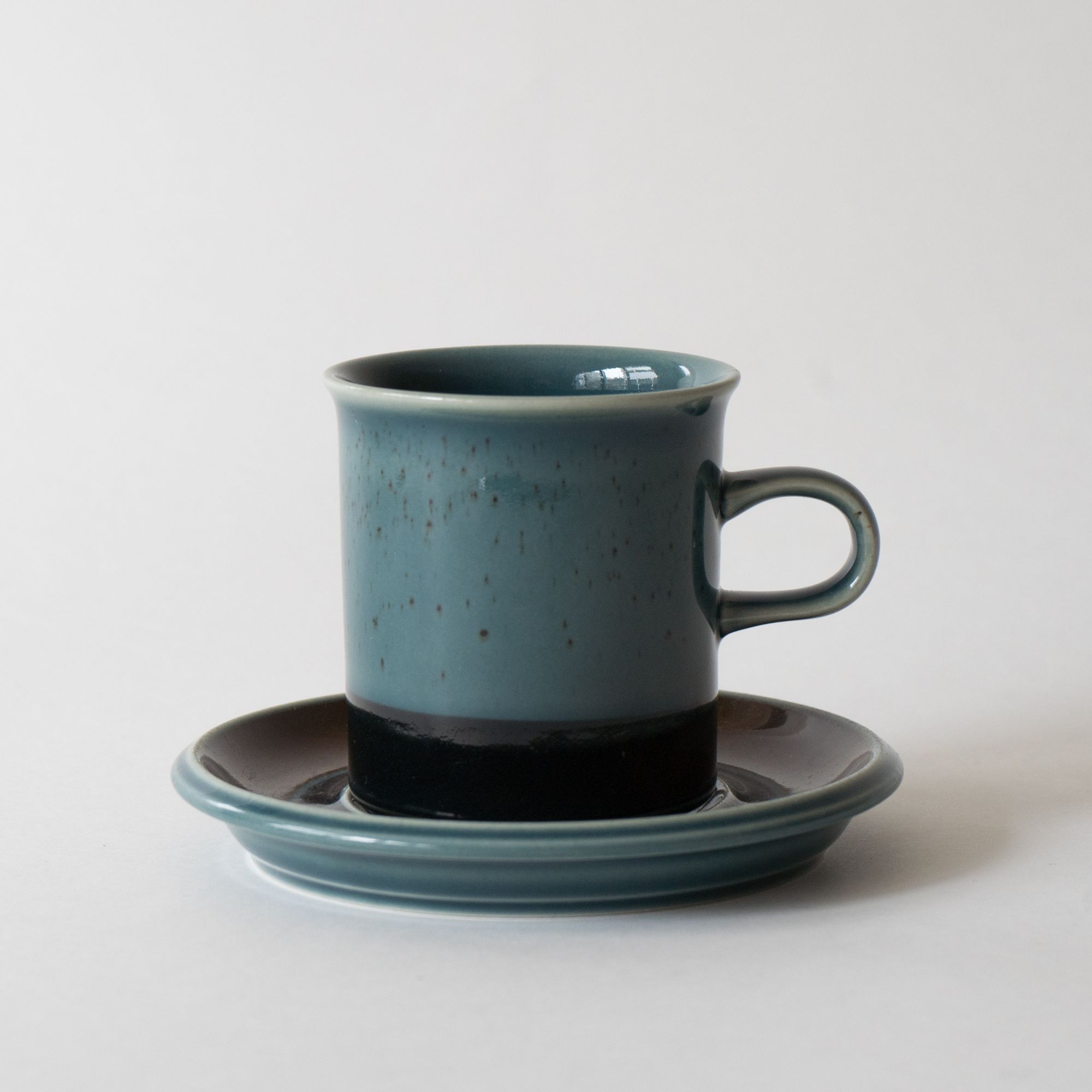 Tableware - minä perhonen