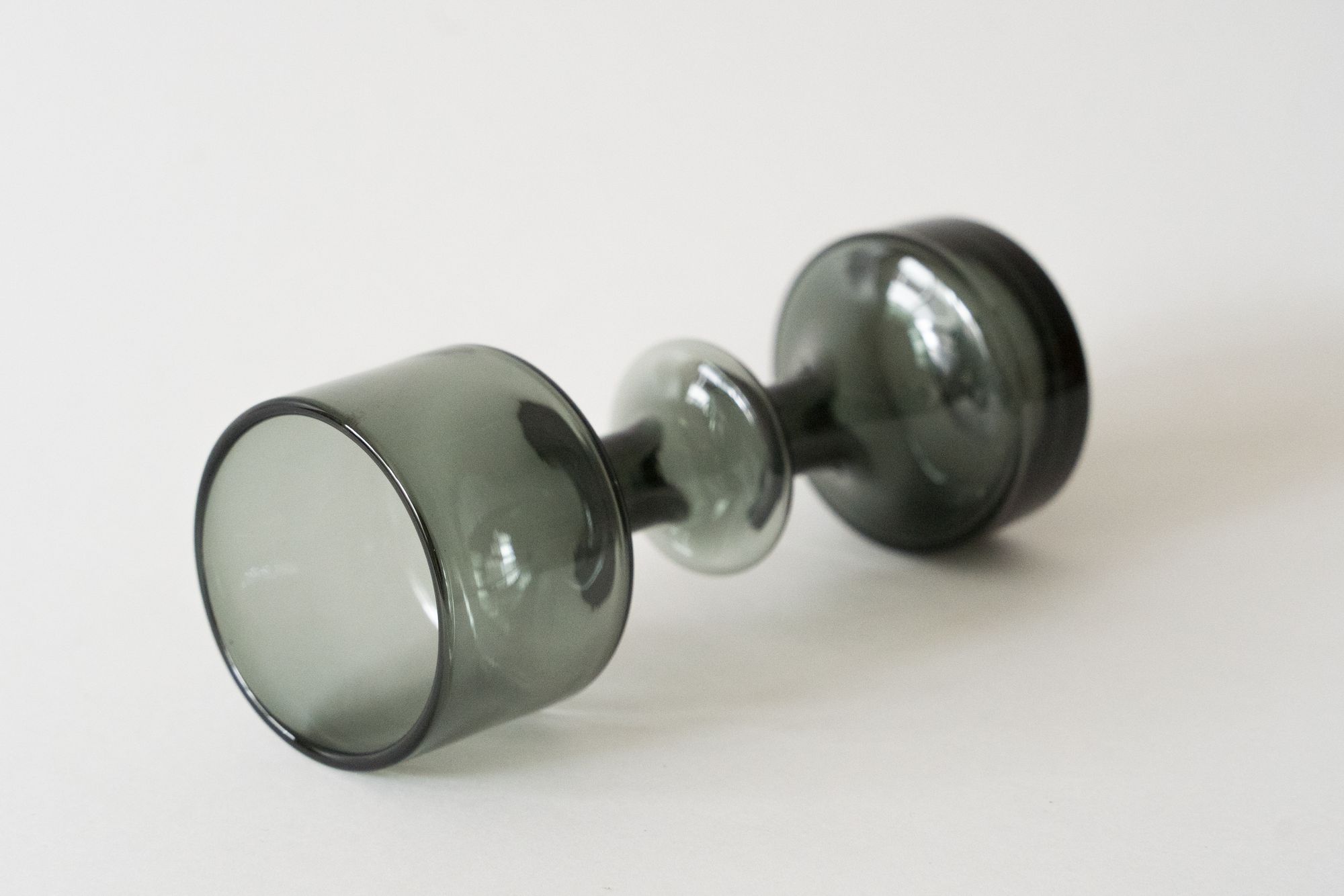 KF245 Vase - minä perhonen