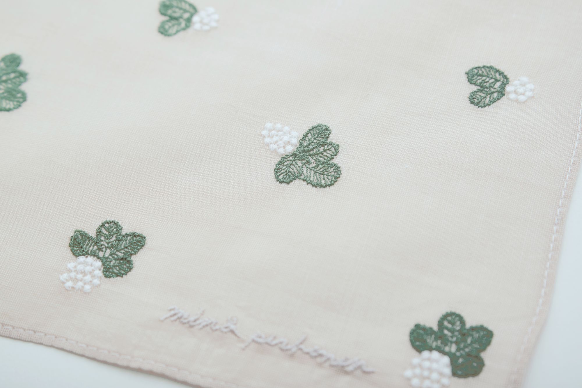 light berry ハンカチ - minä perhonen