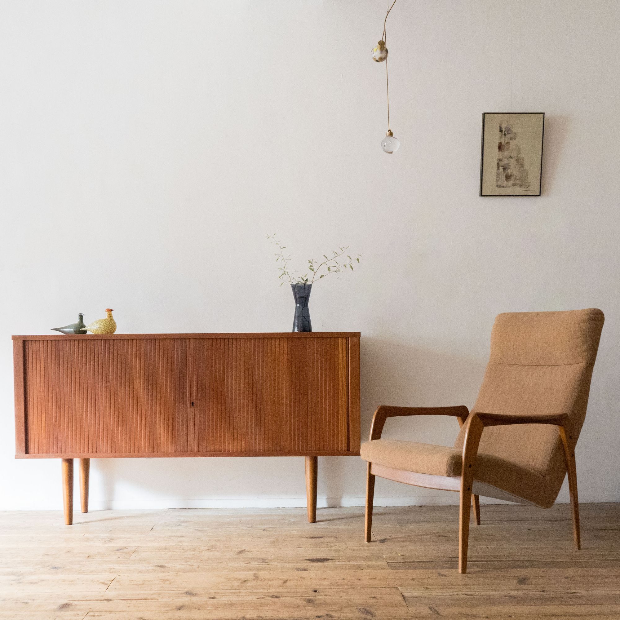 Sideboard - minä perhonen