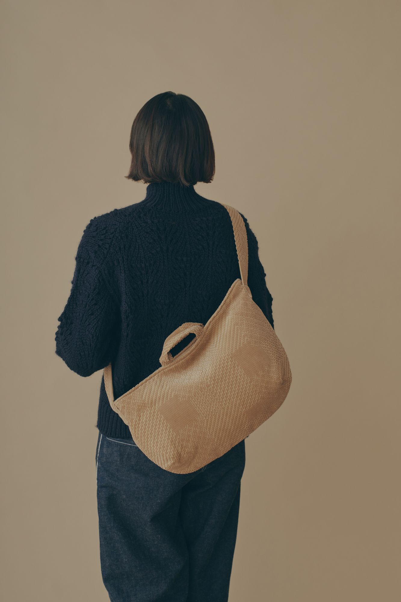 large_Zg_Hku_Fd3c_V_Hh_M_Qjflf