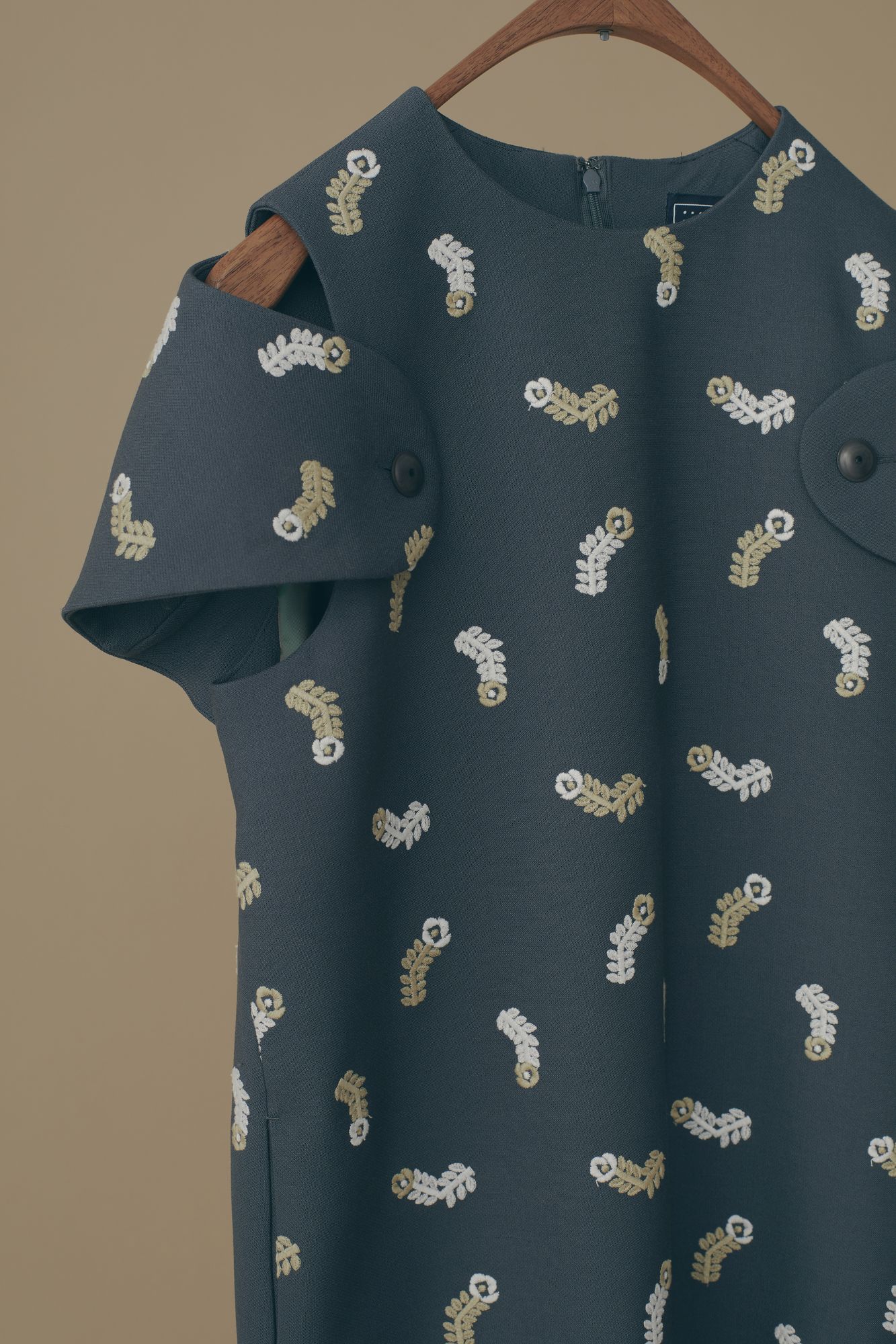 petal feather オープンショルダードレス - minä perhonen