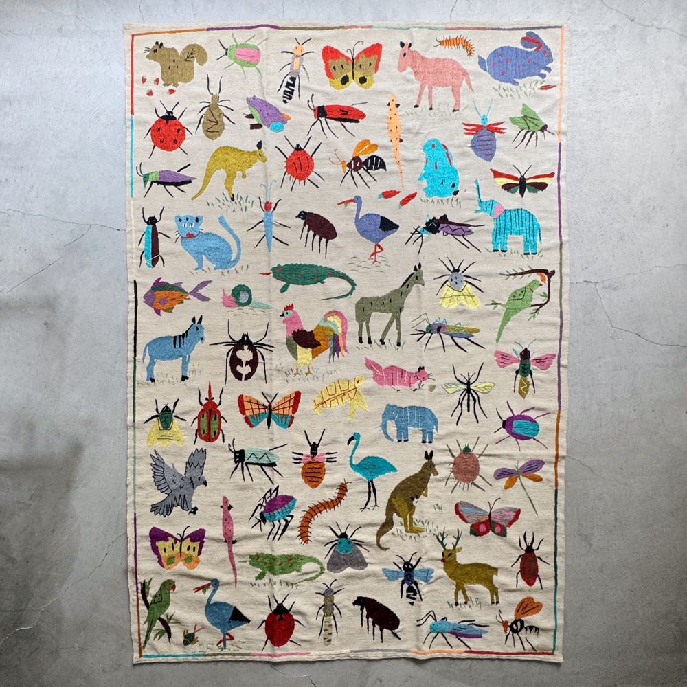 Suzani Rug Bugs and animals - minä perhonen