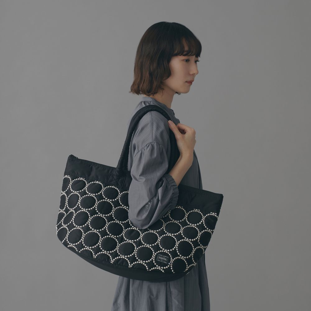 medium_4fj7_Y_Ra_Mx_VG_Ws6f_HR