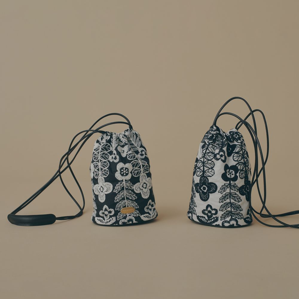 swing garden canelé pochette - minä perhonen