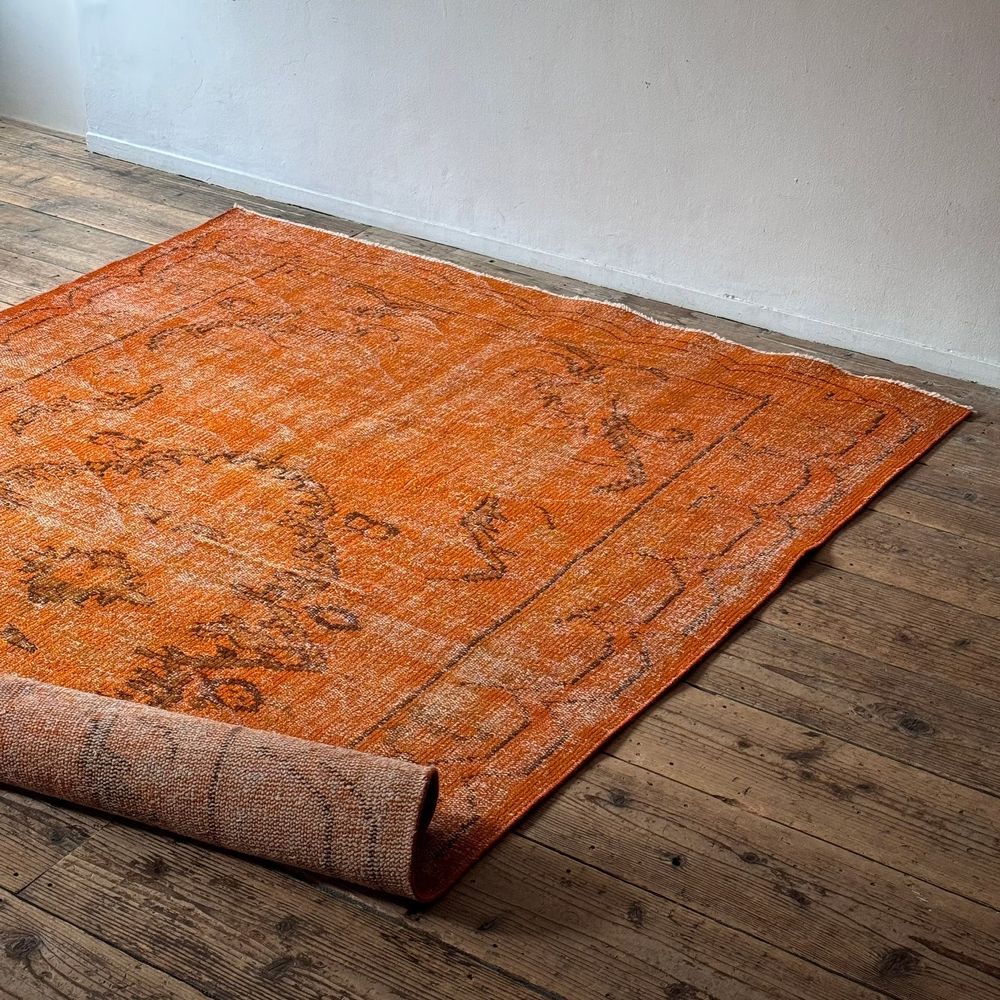 Vintage Rug - minä perhonen