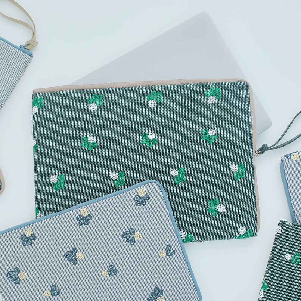 light berry pc pal / tablet pal - minä perhonen