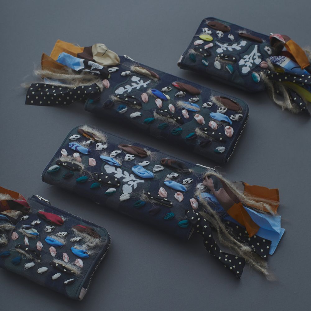 sleeping flower wallet - minä perhonen