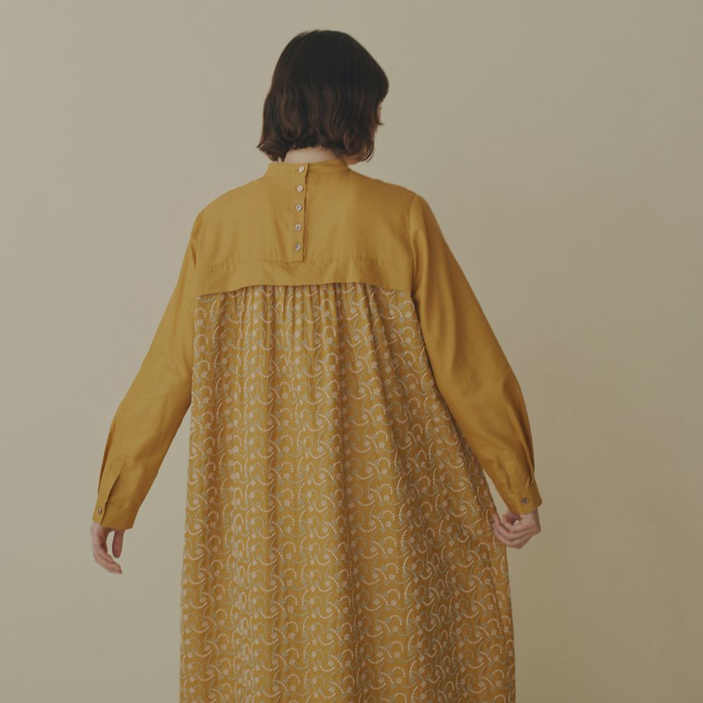 ミナペルホネン　flower leap スタンドカラードレス38サイズ flower leap スタンドカラードレス - minä perhonen