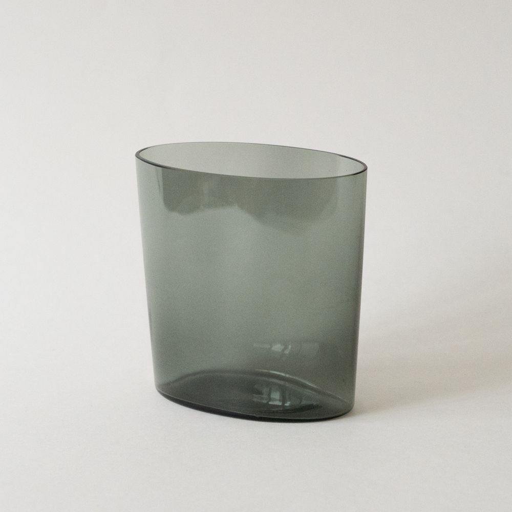 SH142 Vase - minä perhonen