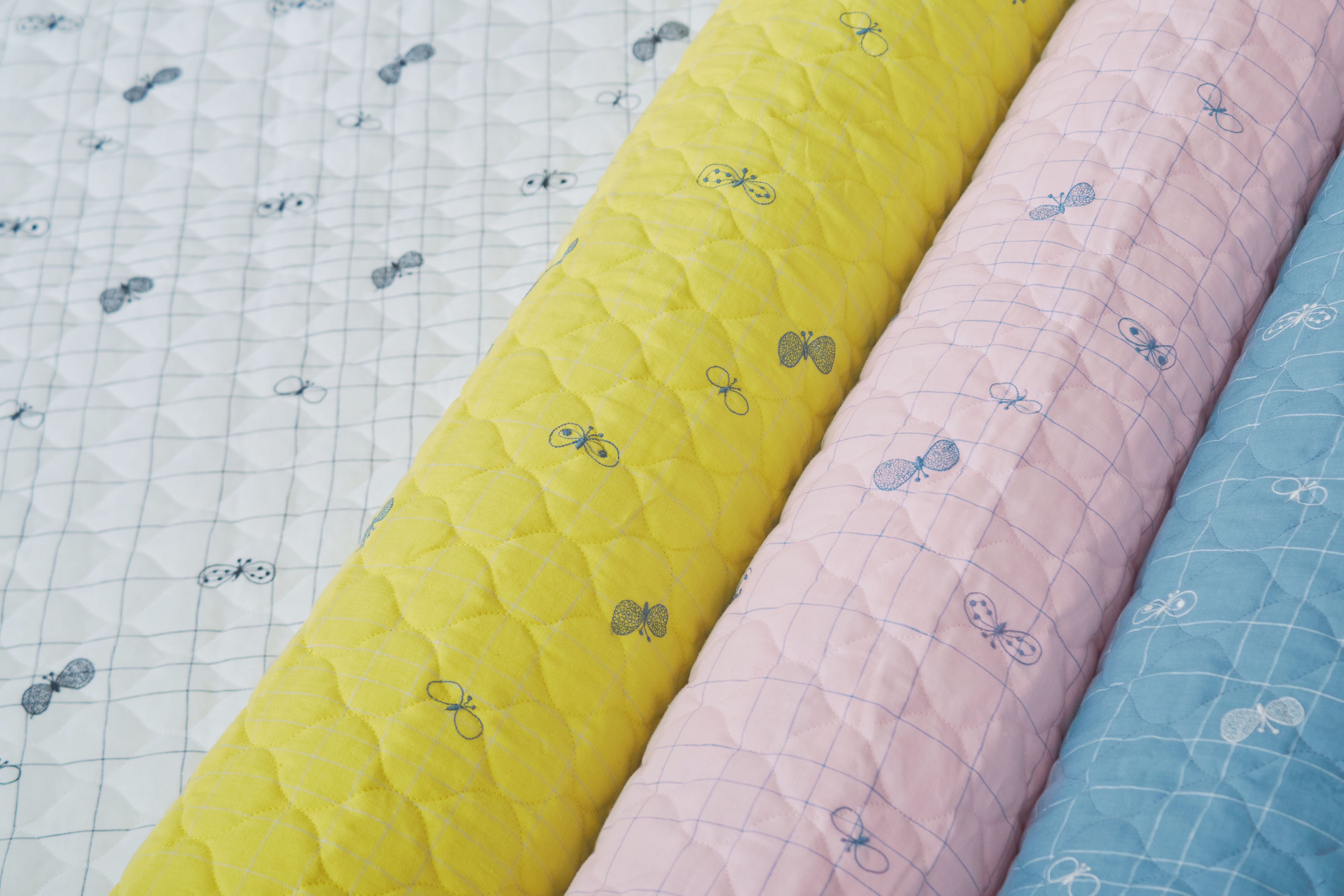 ミナペルホネン hanaco+choucho(beige)リボン浮足がま口長財布 ミナペルホネン hanaco+choucho(beige)リボン浮足がま口長財布