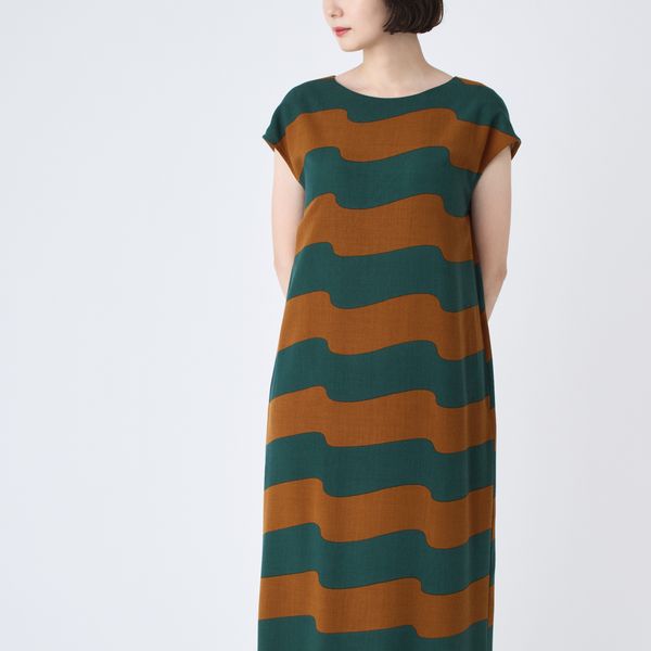 wind flagフレンチスリーブドレス