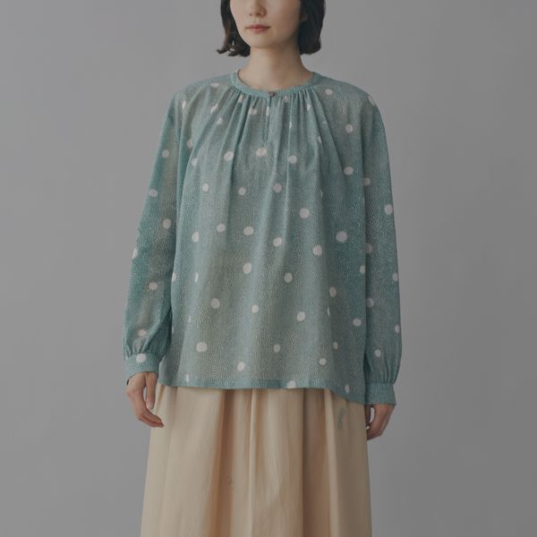 skumギャザーブラウス