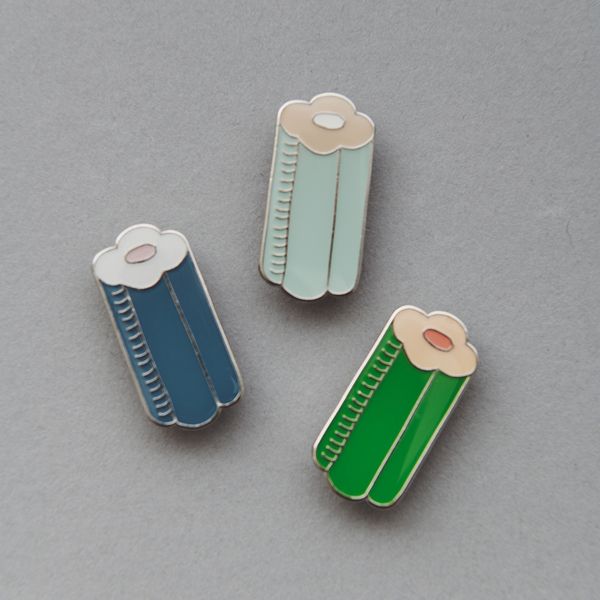 flower stepブローチ