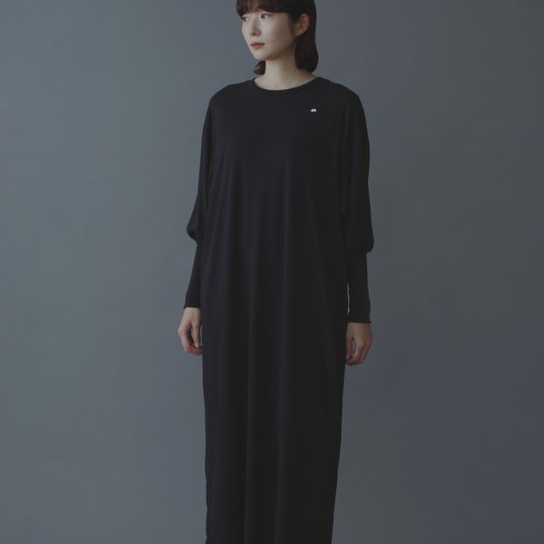 sourceカットソードレス