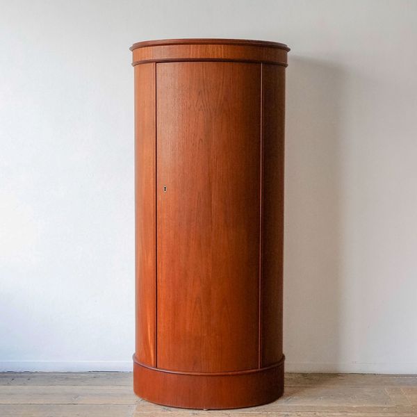 Round Bar Cabinet No.205