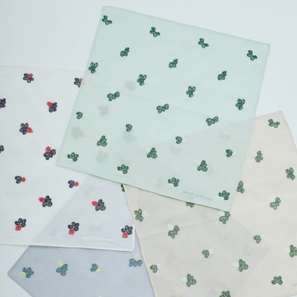 light berryハンカチ