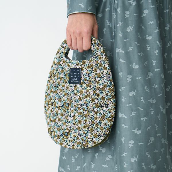 Bags - minä perhonen