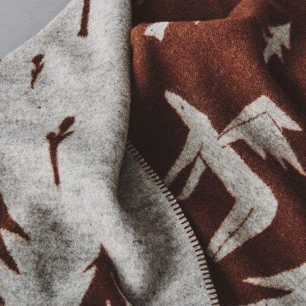 HORSES GO TO THE MOONブランケット