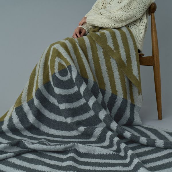 METSÄLAMPIブランケット