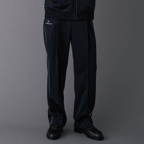 ジャージ・ミーツ・スラックス