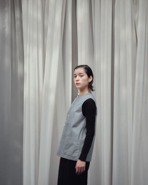 ミナ ペルホネンと「hitomi shinoyama」による特別アイテム発売の