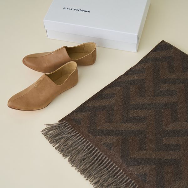 scarf & room shoes set