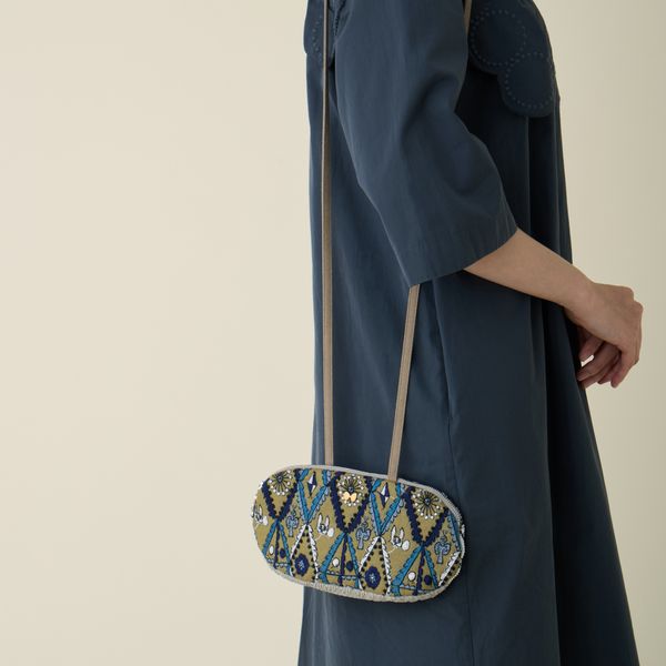 Bags - minä perhonen