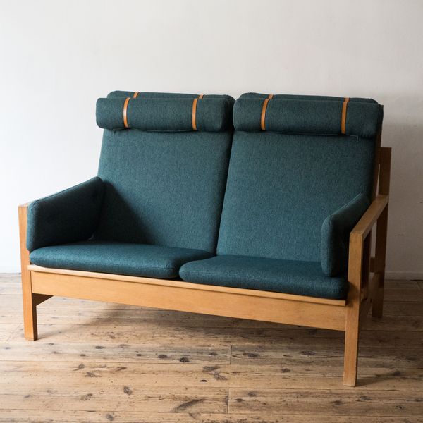 Model 2252 2 Seater Sofa