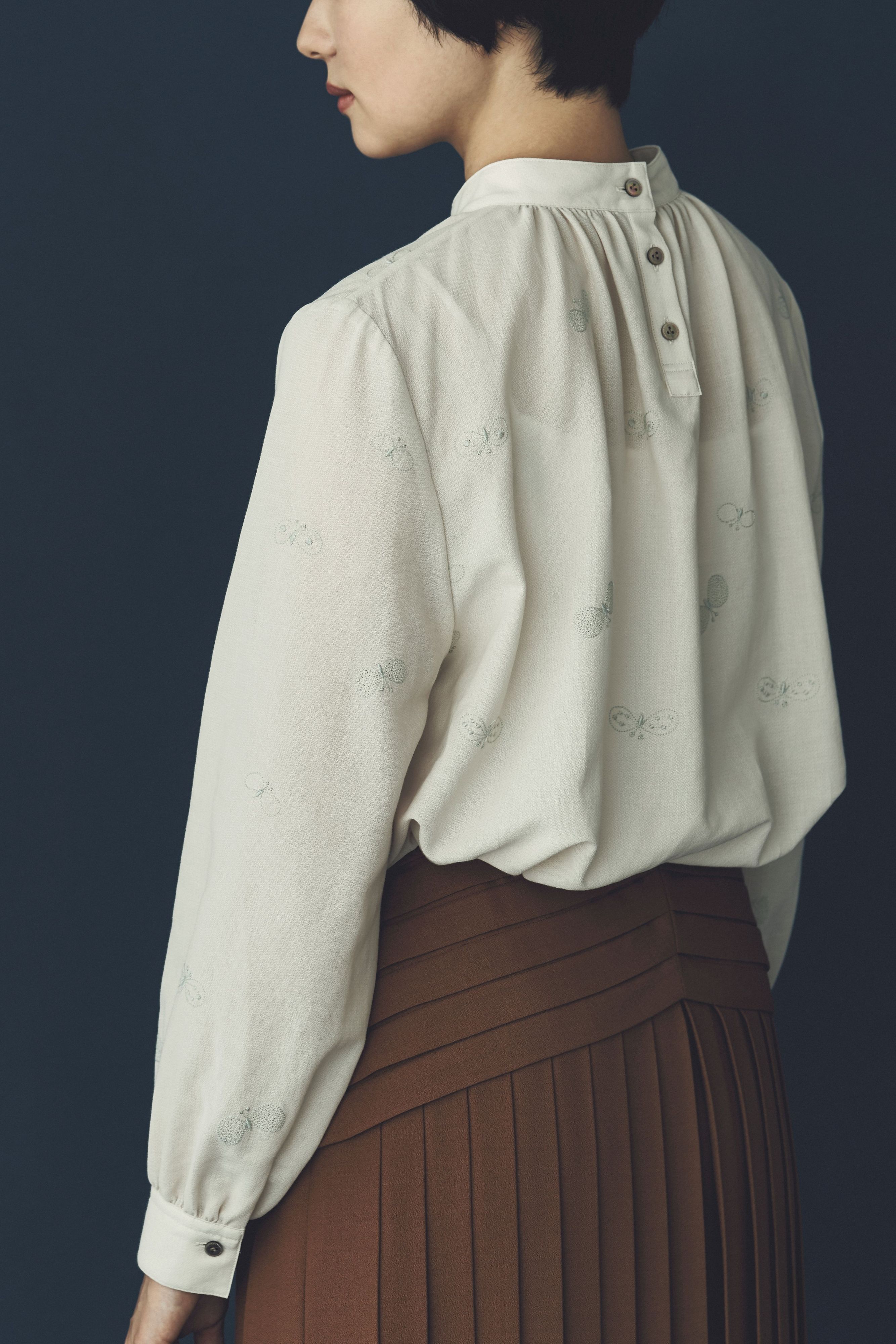 美品　ミナペルホネンchouchoブラウス38 mina perhonen choucho ブラウス - ミナペルホネン正規取扱店