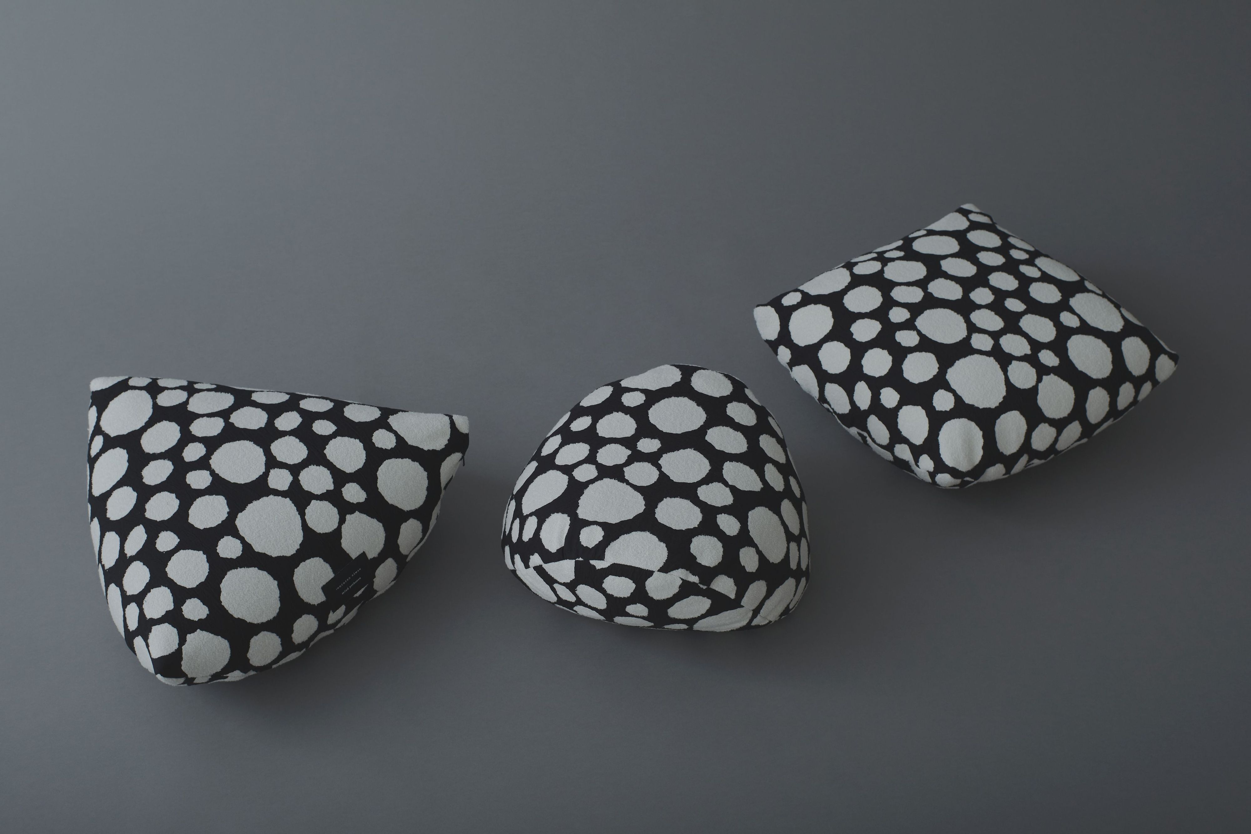 インゲヤード・ローマンとのコラボレーションブランケットとクッション