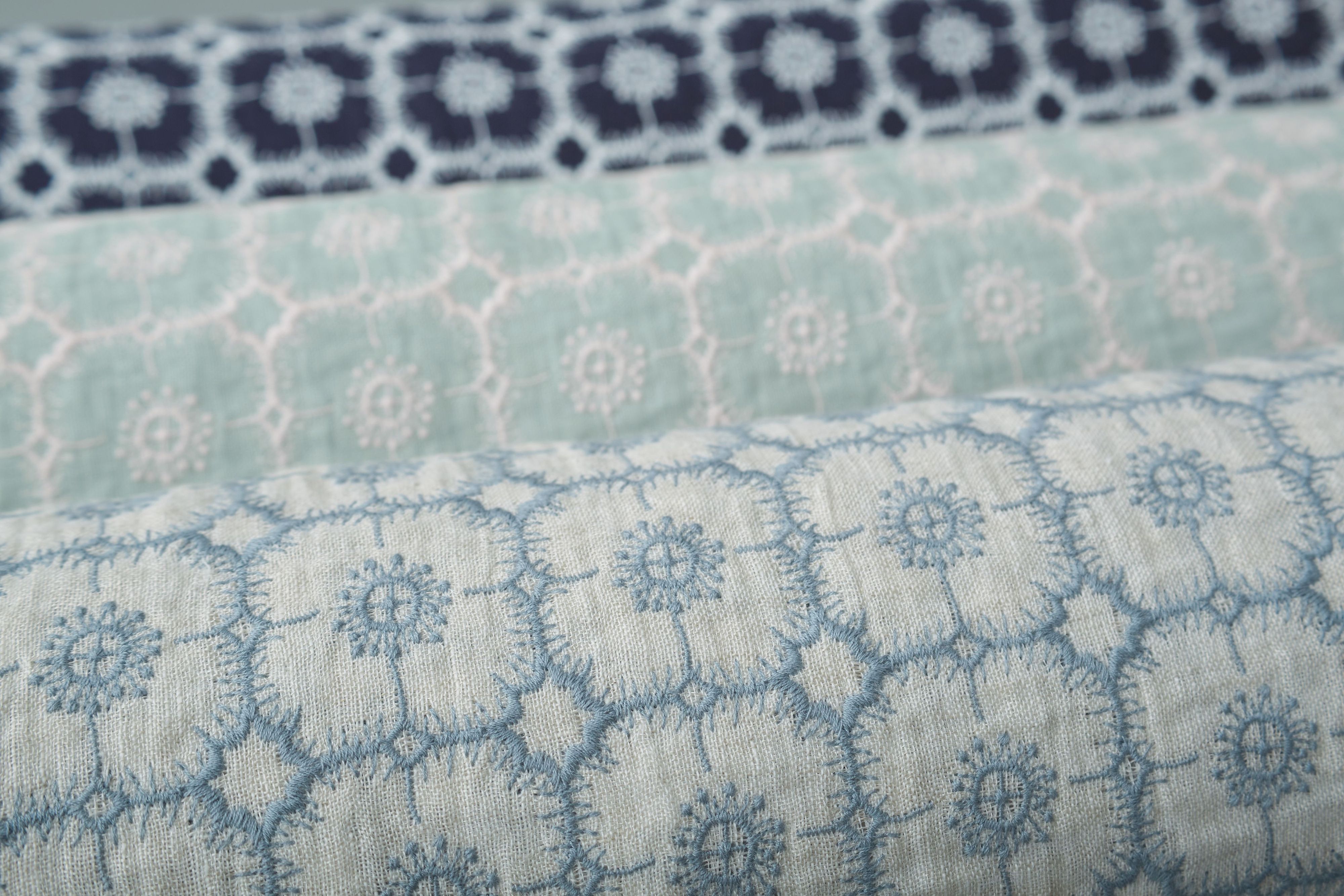 f345 anemone ミナペルホネン ネイビー 刺繍 希少生地 即完 大判 インテリアファブリック発売のお知らせ。4月17日～ - minä perhonen