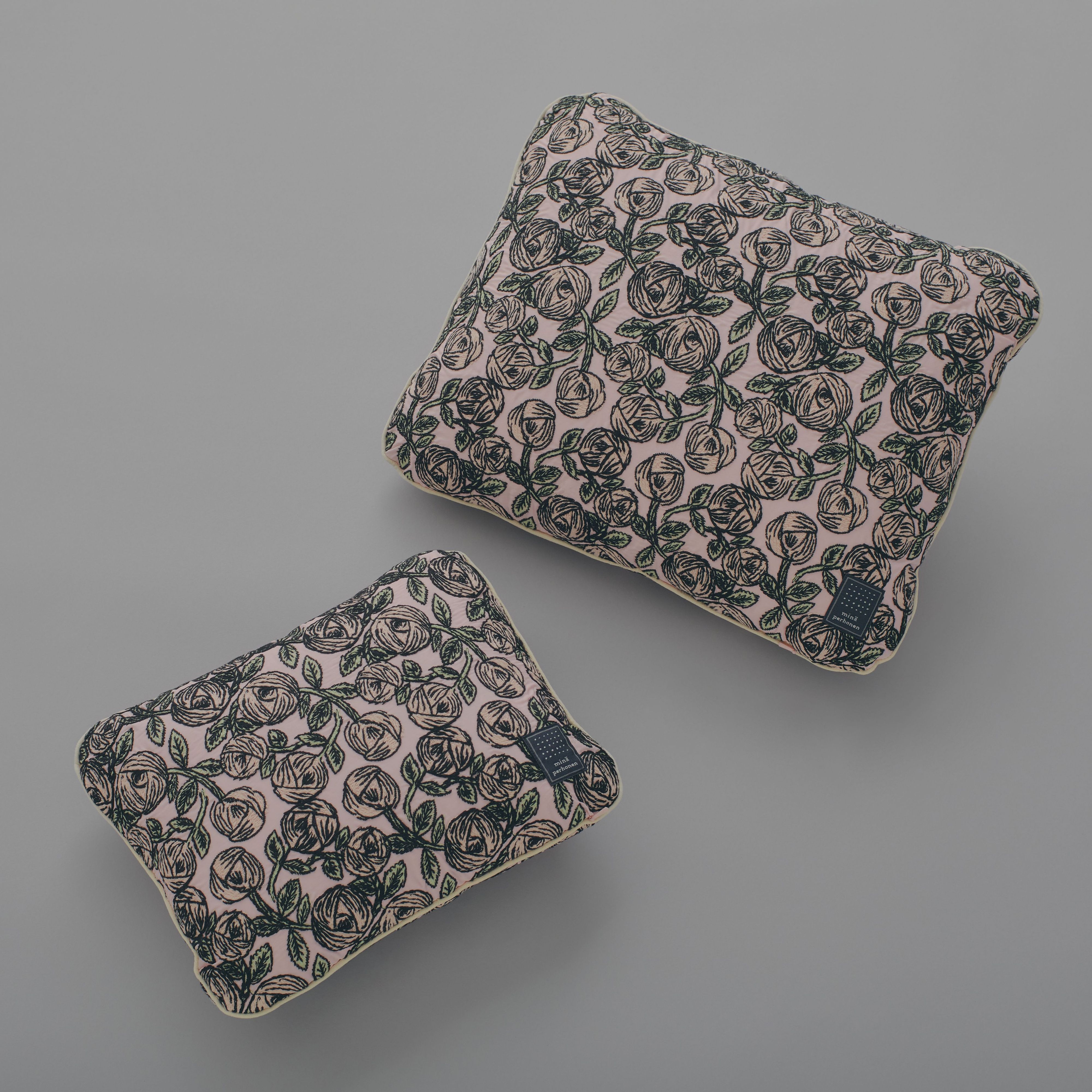 アーカイブテキスタイルのクッション発売のお知らせ。12月21日