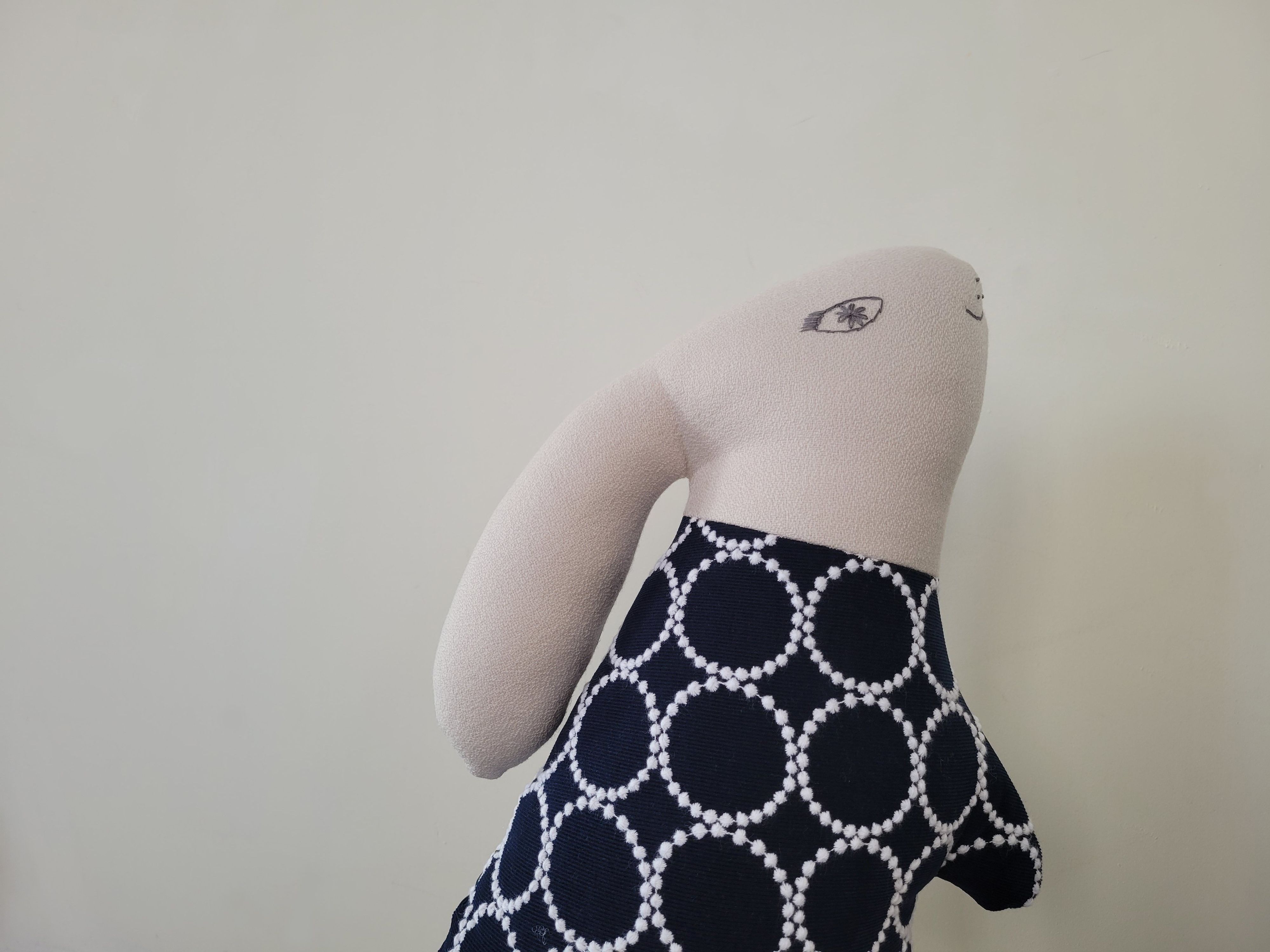 ミナペルホネン  うさぎクッション　rosy ネイビー　新品・未使用 新品未使用】mina perhonen ウサギクッション rosy ネイビー