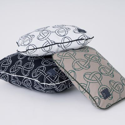 Cushions - minä perhonen